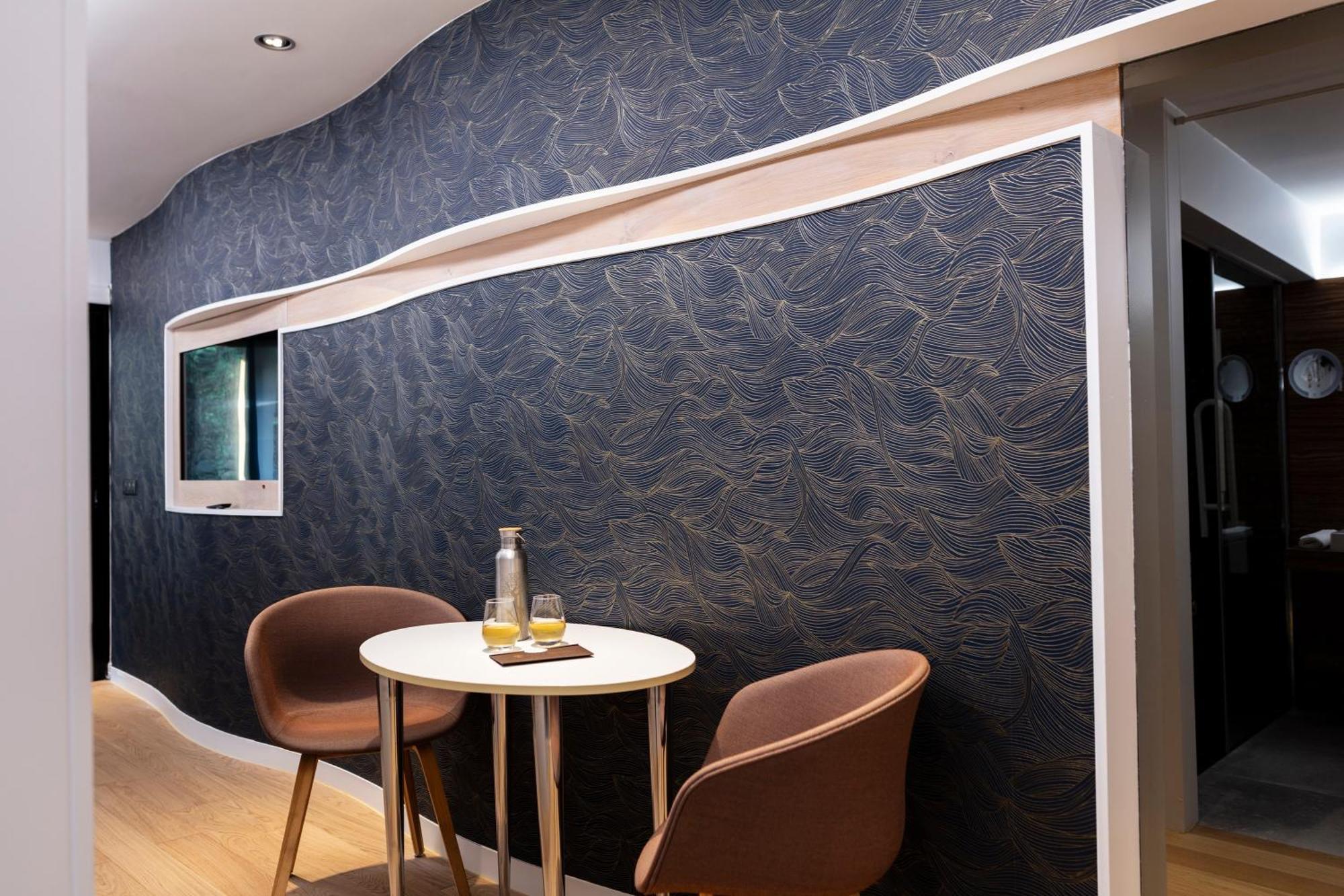 Origines Par Adrien Descouls Hotel